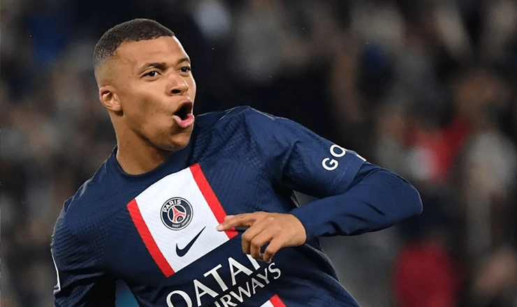 Chelsea and Manchester United Set to Lock Horns in Pursuit to Sign Kylian Mbappé