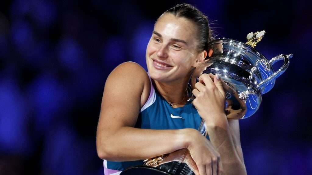 Who are the top 10 female tennis players 2023